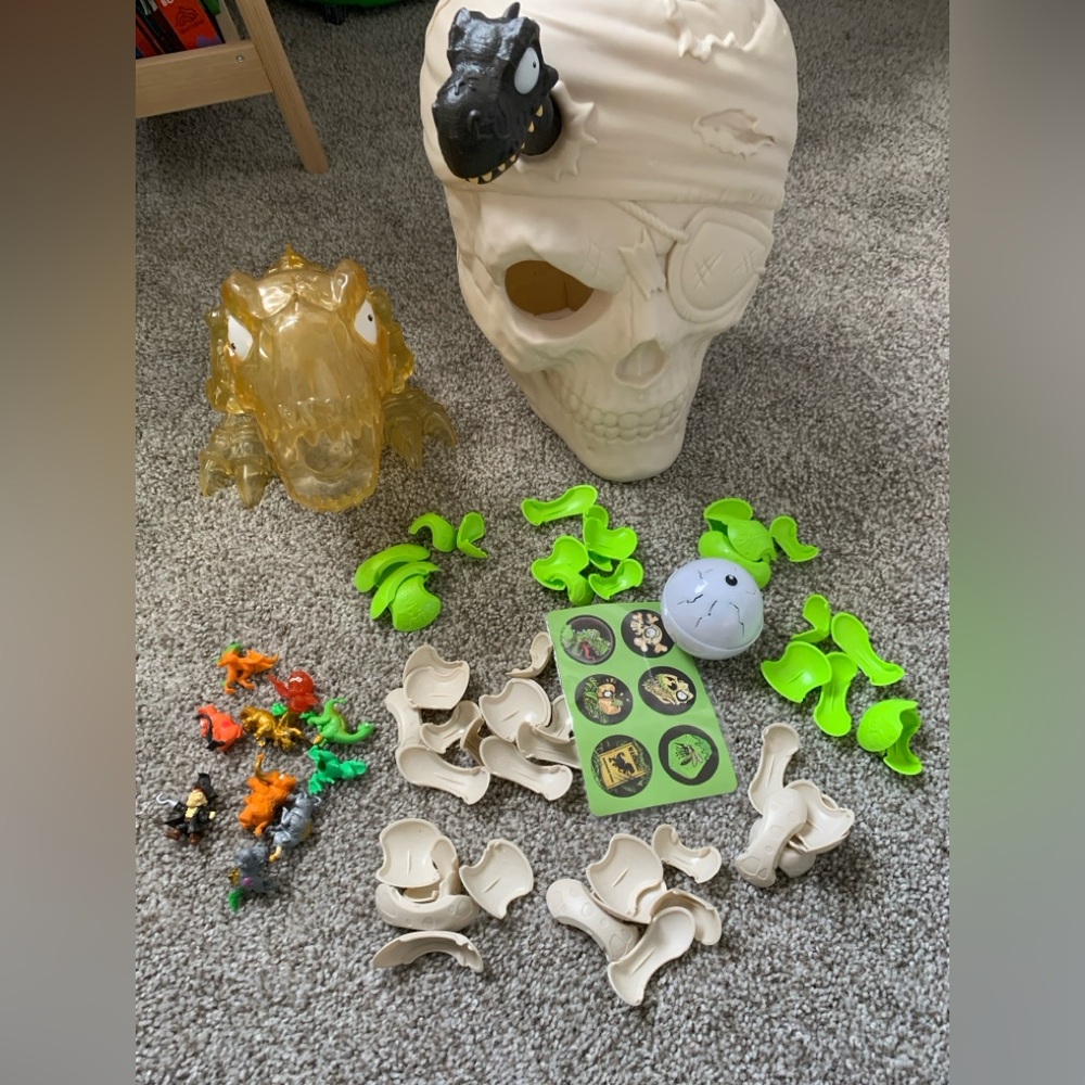 Zuru Dinosaur Smashers Dino Island Pirate Skull Light up Toy